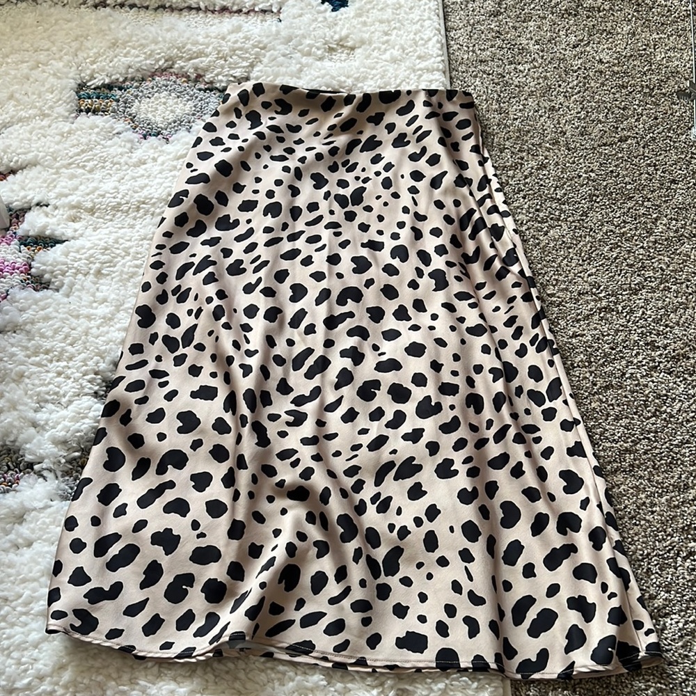 Silk leopard print skirt!